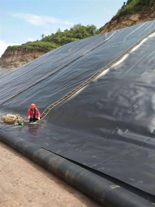 土工膜廠(chǎng)家給予的施工多項(xiàng)建議