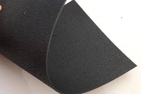 糙面土工膜的吹膜和平擠工藝的優劣有哪些呢  第1張