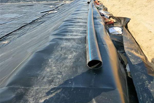 復(fù)雜地形條件下土工膜鋪設(shè)施工工藝 第1張