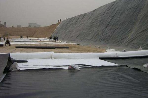 魚塘可以使用土工膜與水泥毯搭配鋪設嗎  第3張